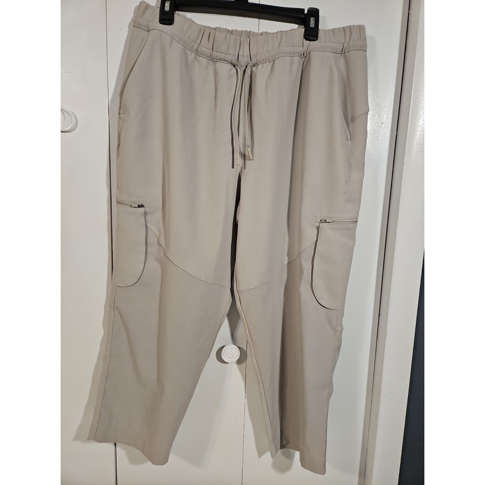 Lululemon Lightweight Utility Pants High-Rise Tapered leg Cropped Size 14 (L86